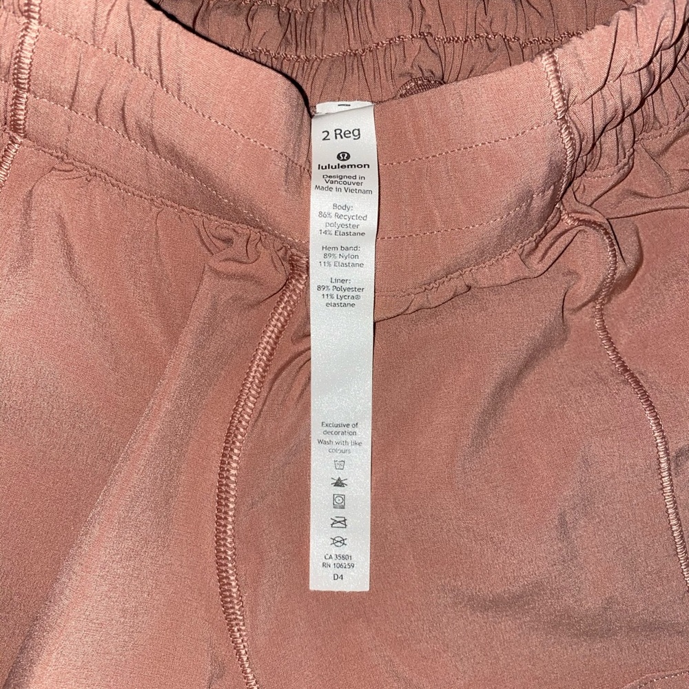 lululemon hotty hot short in muted pink